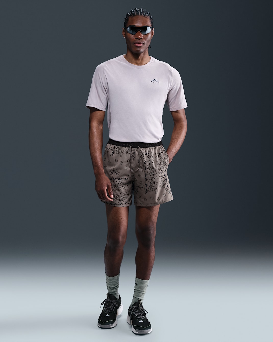 Shorts de correr Dri-FIT de 15 cm con forro de ropa interior para hombre Nike Trail - Cueva/Negro/Negro