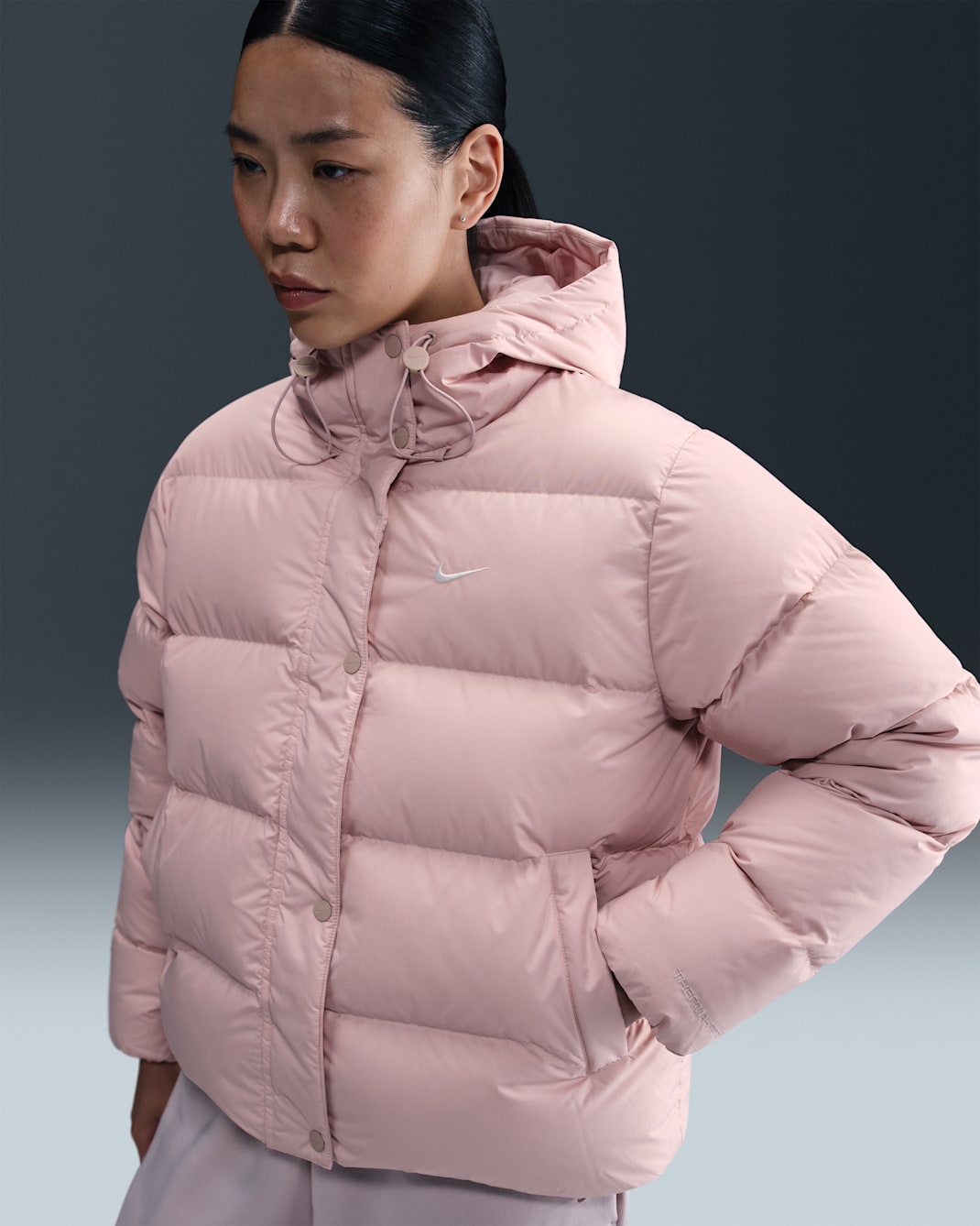 나이키 스포츠웨어 메트로 여성 써마 핏 루즈 핏 후드 패딩 재킷 - 실트 레드/세일