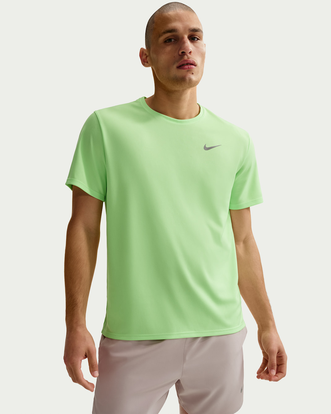 Camisola de running de manga curta Dri-FIT UV Nike Miller para homem - Lime Blast