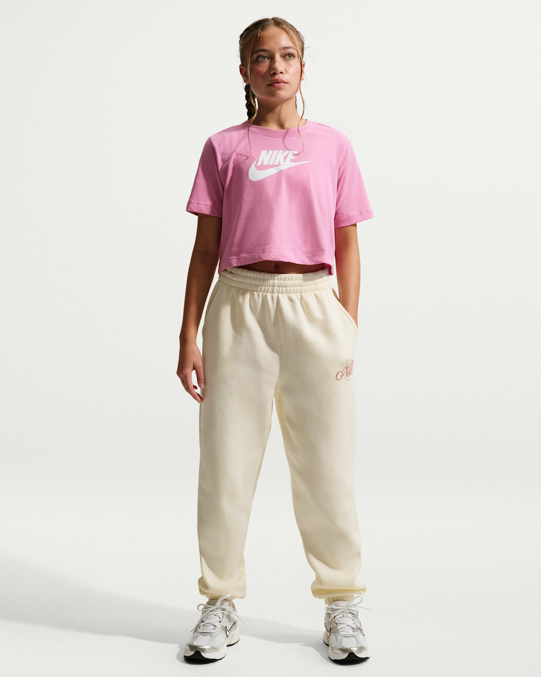 Nike Sportswear Club Fleece Bol Kesimli Grafikli Kız Çocuk Eşofman Altı - Soft Pearl