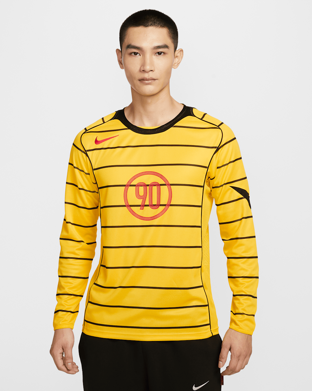 เสื้อฟุตบอลแขนยาวผู้ชาย Dri-FIT Nike Total 90 - Tour Yellow/ดำ/ดำ/Sport Red