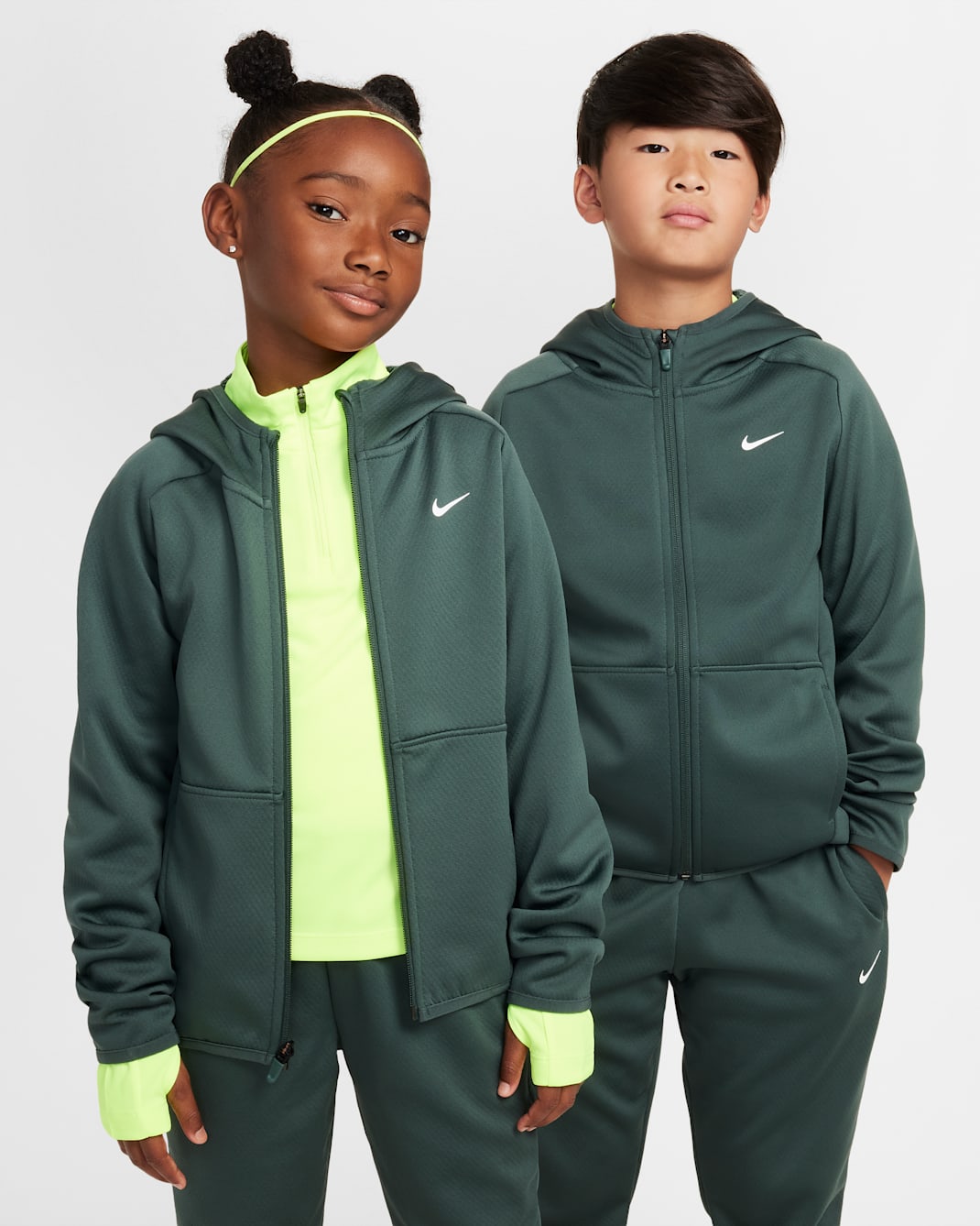 Nike Older Kids' Therma-FIT Winterized Training Hoodie - Vintage Green/Vintage Green/White