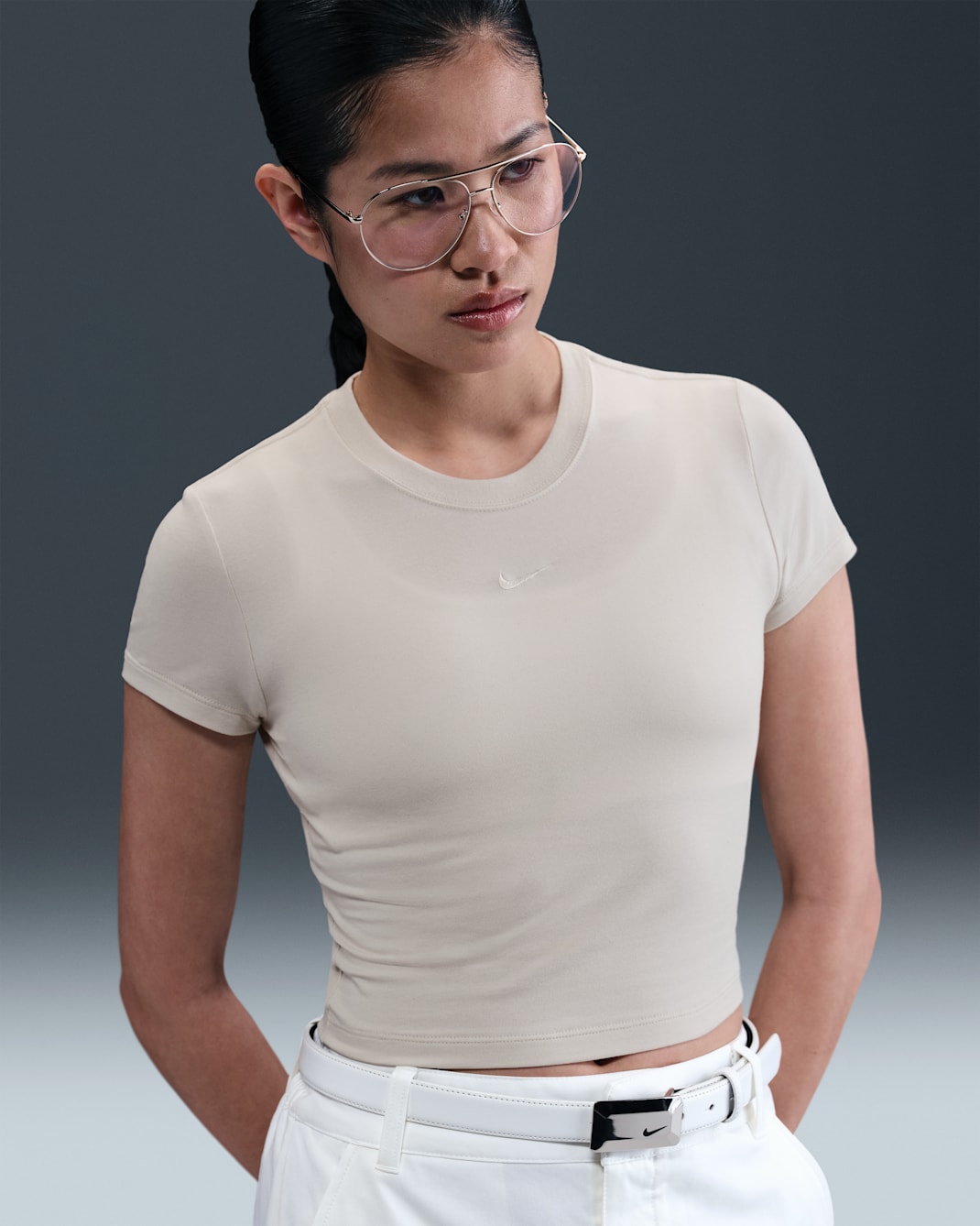 ナイキ スポーツウェア チル ニット ウィメンズ クロップド Tシャツ - ライトオールウッドブラウン/ライトオールウッドブラウン