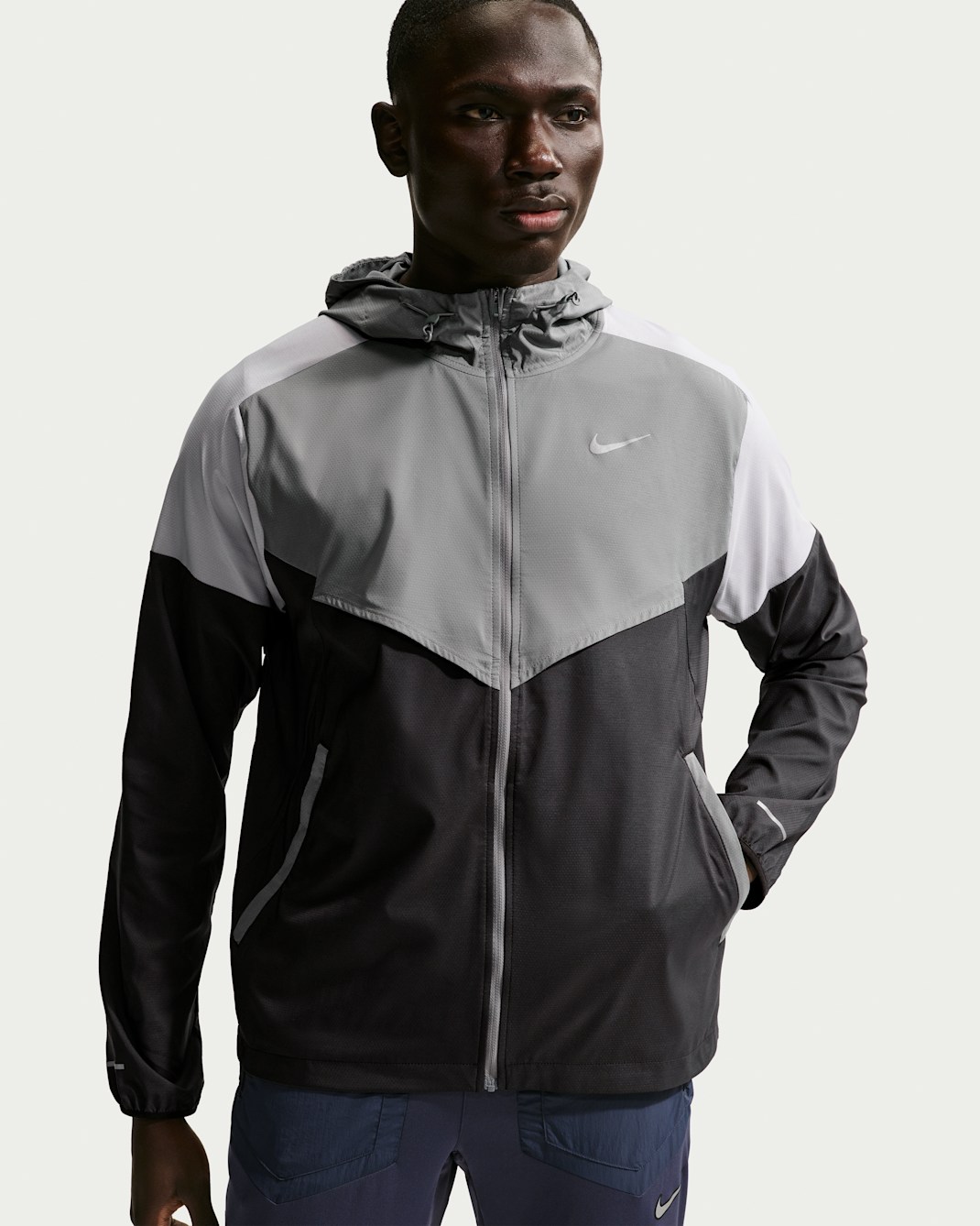 Nike Impossibly Light Windrunner Laufjacke (Herren) - Smoke Grey/Wolf Grey/Schwarz