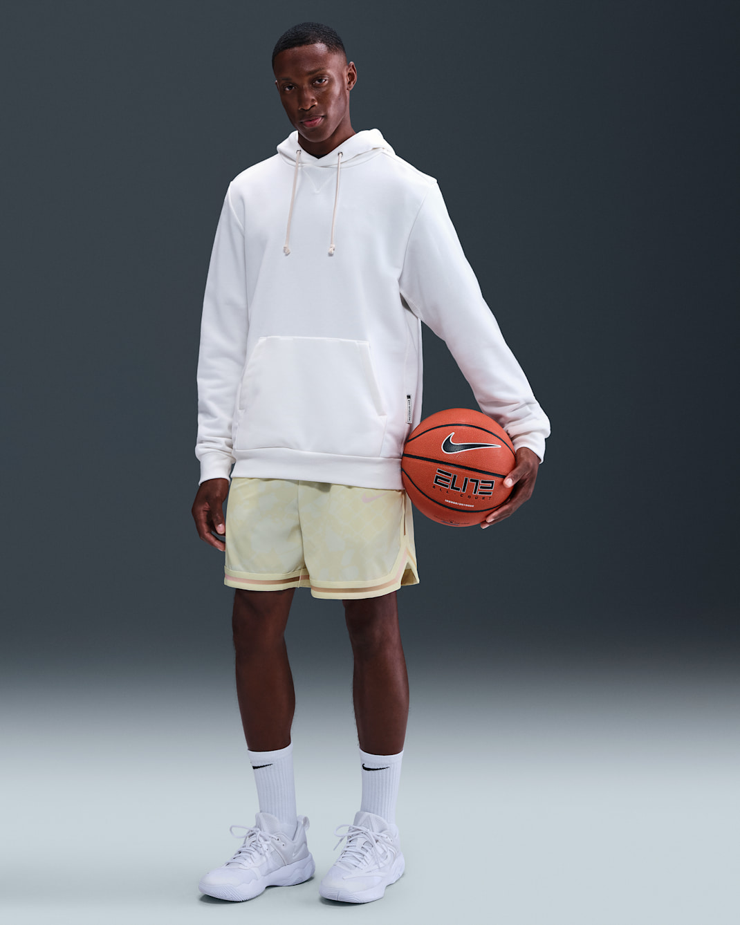 Shorts de básquetbol de tejido Woven Dri-FIT de 15 cm para hombre Nike DNA - Leche de coco/Vela/Espuma rosa