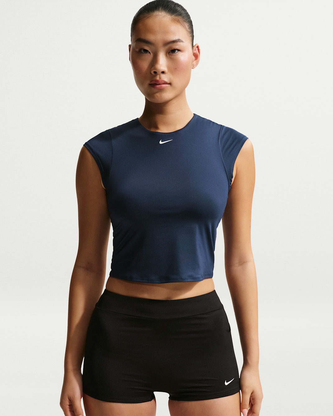 Playera de manga tipo casquillo para mujer Nike Swim Effortless Essential - Azul marino medianoche/Blanco