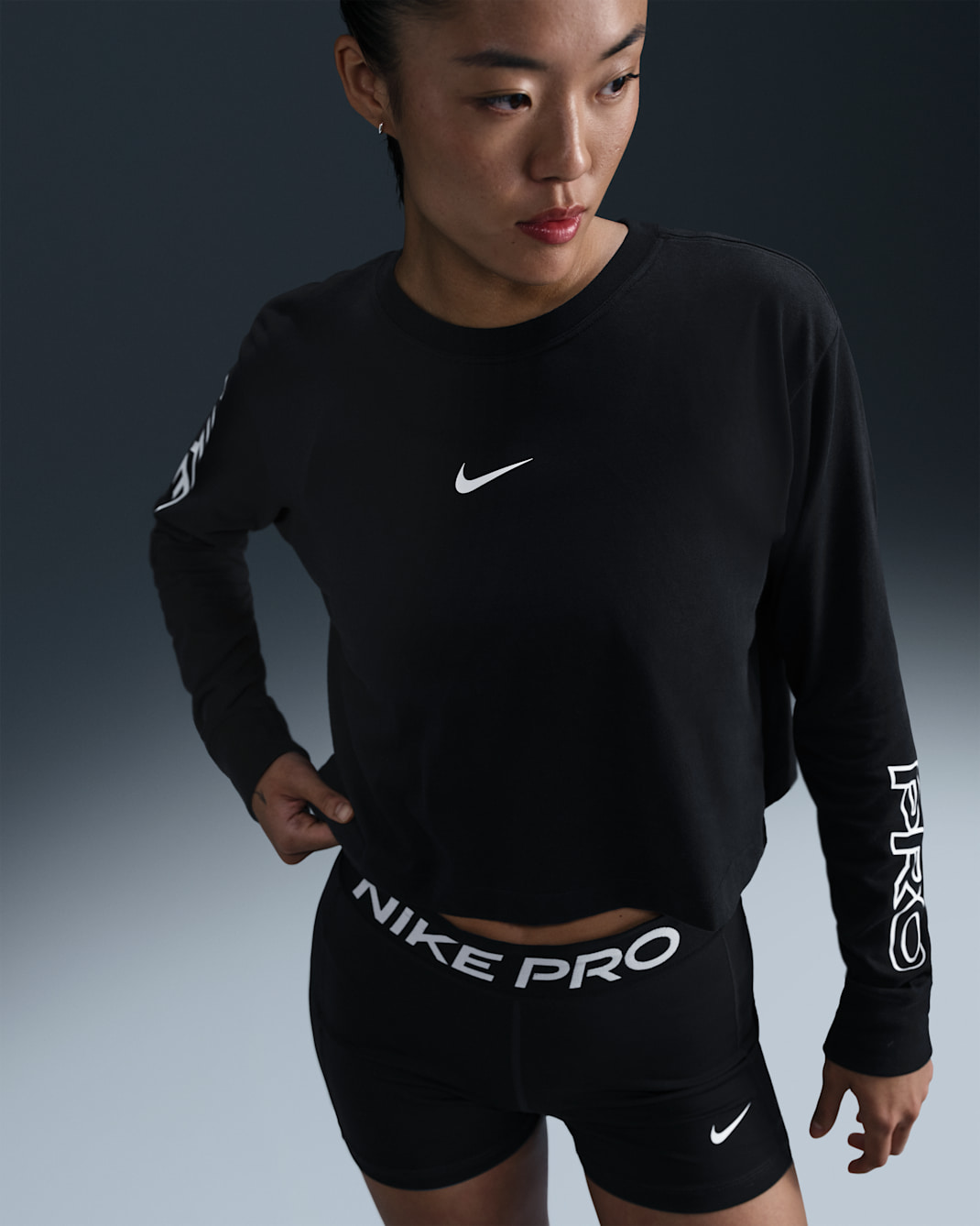 Nike Pro Women's Dri-FIT Long-Sleeve Cropped T-Shirt - Black