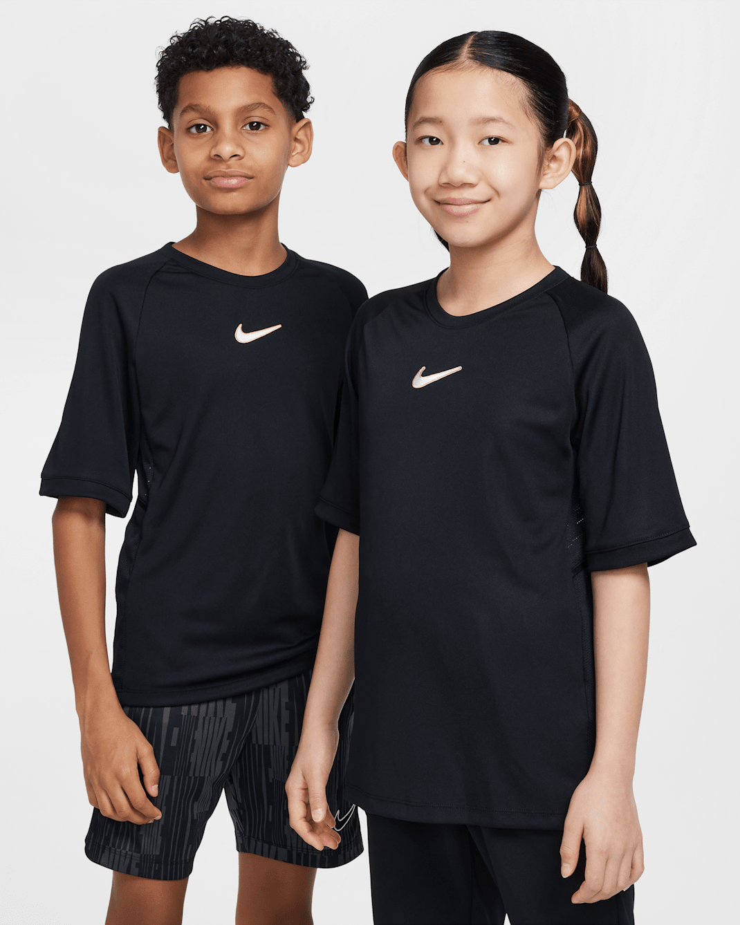 Nike Academy Dri-FIT Kısa Kollu Genç Çocuk Futbol Üstü - Siyah/Siyah/Pale Ivory/Pale Ivory