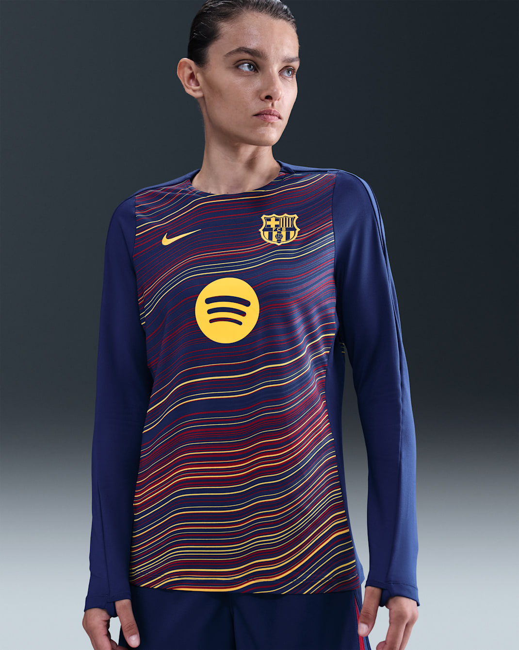 FC Barcelona Strike İç Saha Nike Dri-FIT Maç Öncesi Crew Yakalı Kadın Futbol Üstü - Deep Royal Blue/Deep Royal Blue/Noble Red/Midwest Gold