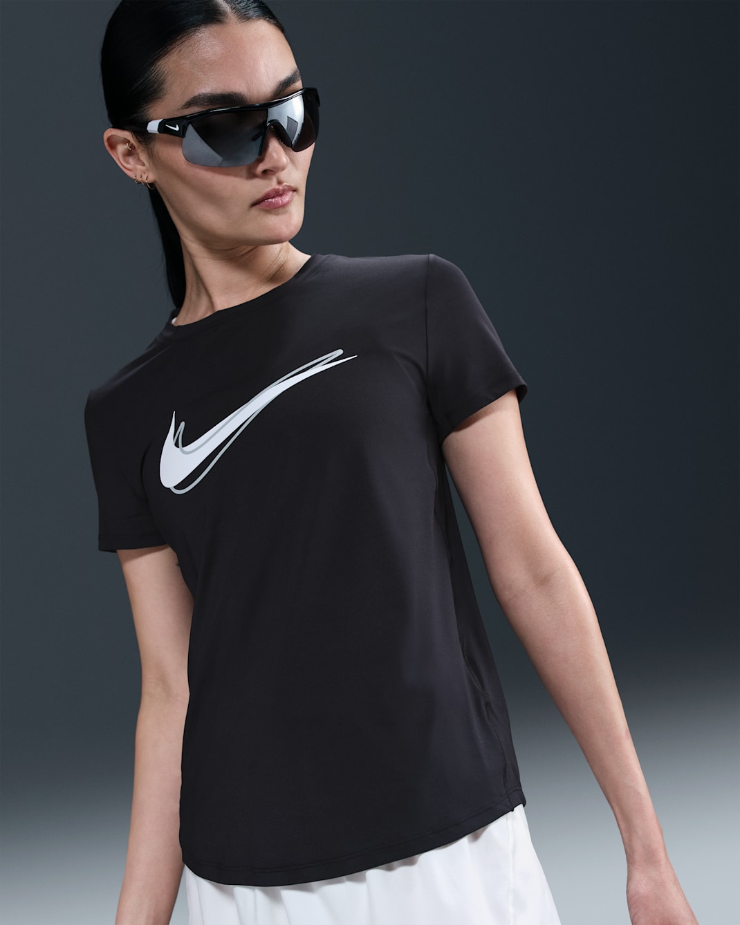 เสื้อวิ่งแขนสั้นผู้หญิง Dri-FIT Nike One Swoosh - ดำ