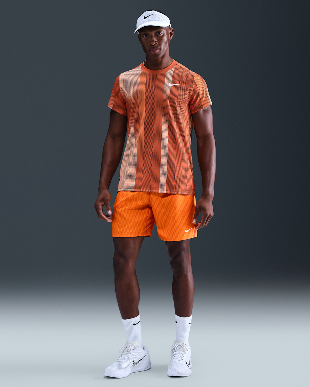 Shorts de tenis Dri-FIT de 18 cm para hombre NikeCourt Victory - Cerámica brillante/Naranja fogata/Blanco
