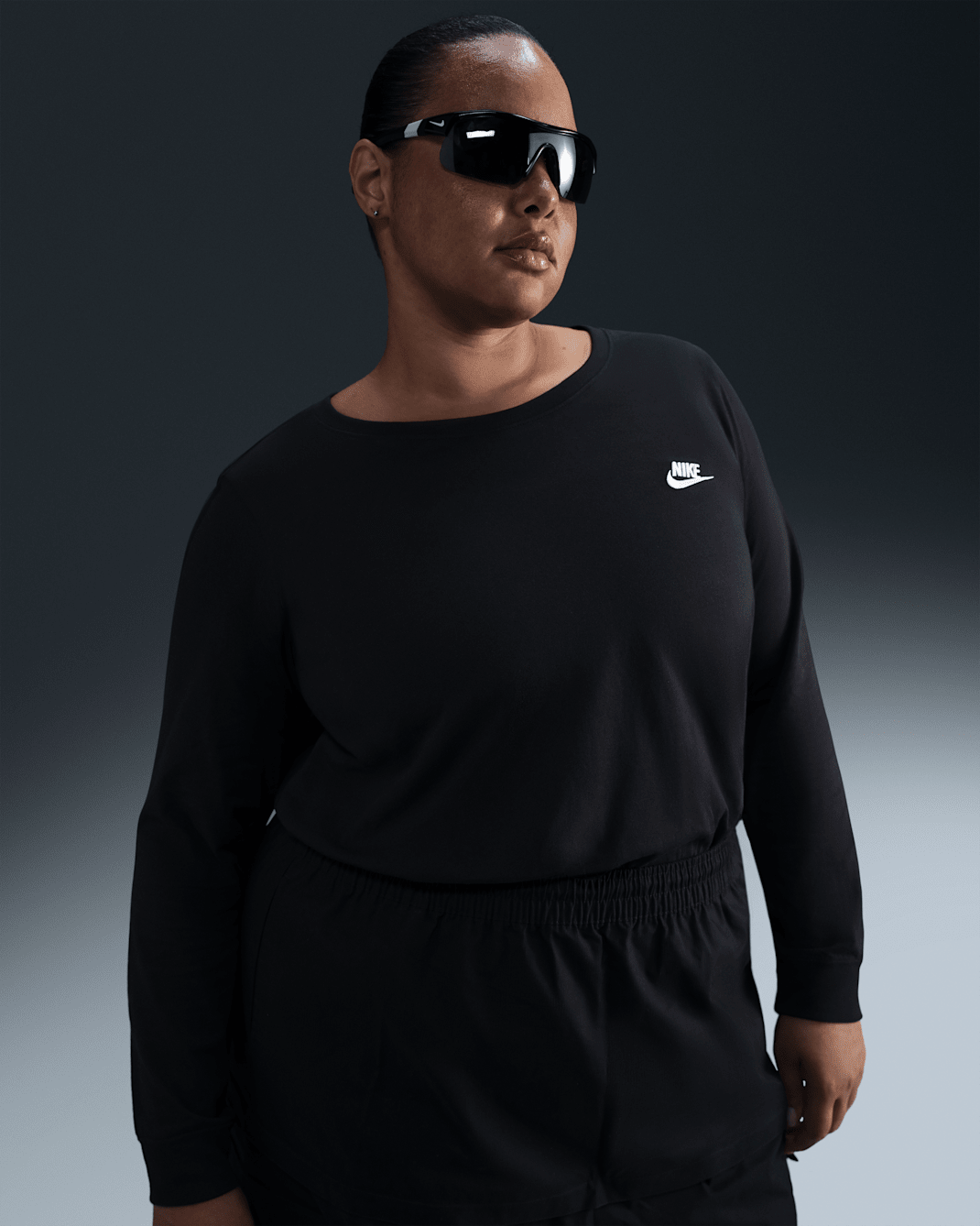 Nike Sportswear Club Women's Long-Sleeve T-Shirt (Plus Size) - Black/White
