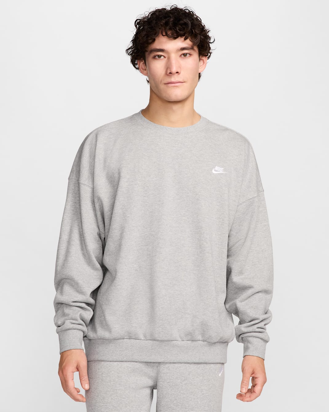 Nike Club Fleece Men's Oversized French Terry Crew - Dark Grey Heather/Light Smoke Grey/White