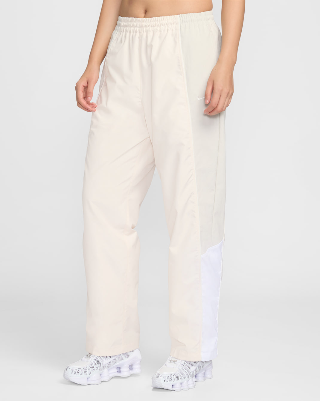 나이키 스포츠웨어 여성 오버사이즈 미드라이즈 트랙 팬츠 - 초크/라이트 본/화이트/세일