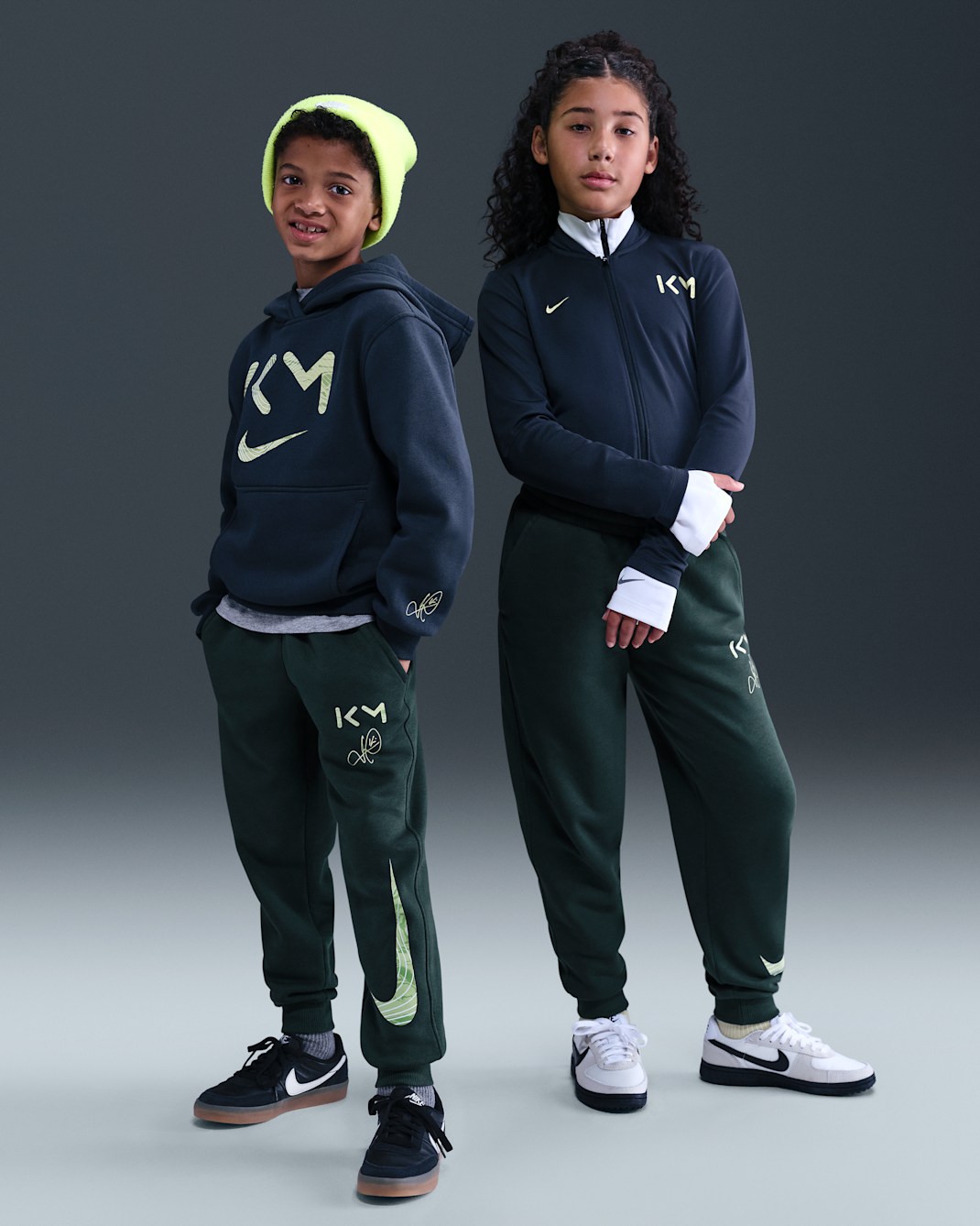 Kylian Mbappé Club Fleece fotballjoggebukse til store barn - Seaweed/Limelight/Vivid Green