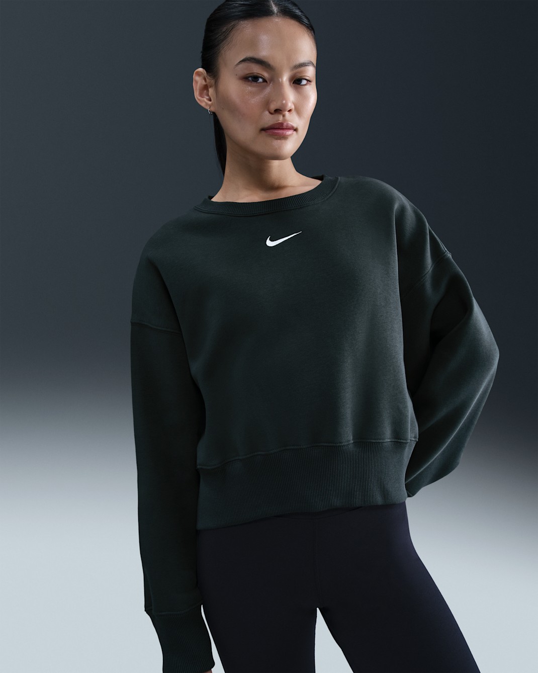 나이키 스포츠웨어 피닉스 플리스 여성 오버-오버사이즈 크루넥 스웻셔츠 - 씨위드/세일