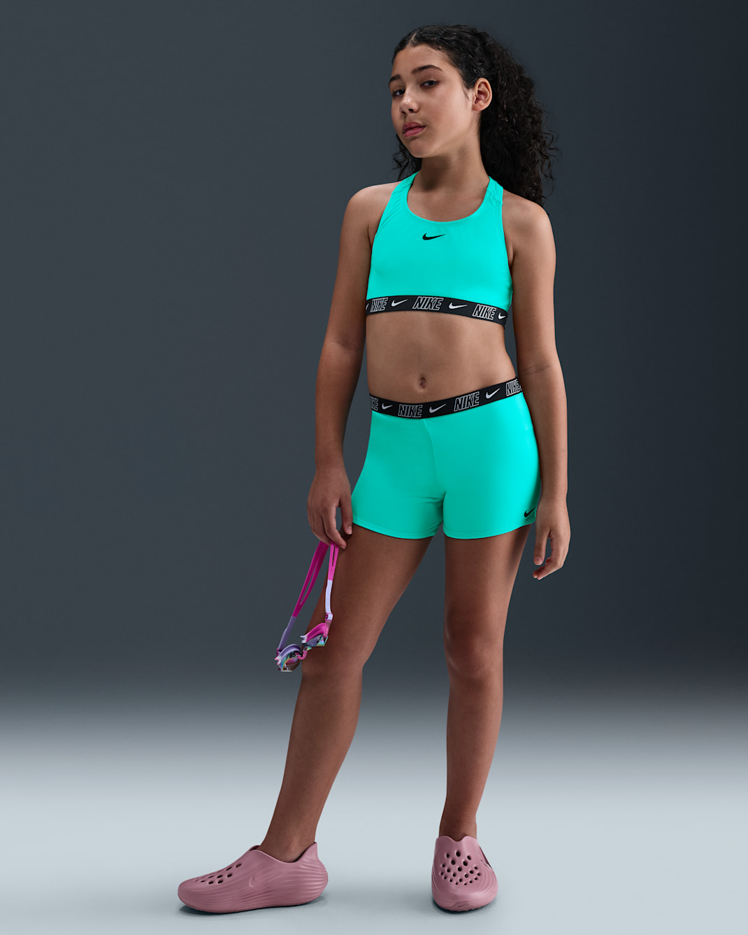 Conjunto de shorts y bikini de espalda deportiva para niña talla grande Nike Swim - Turquesa desteñido/Negro/Blanco/Negro
