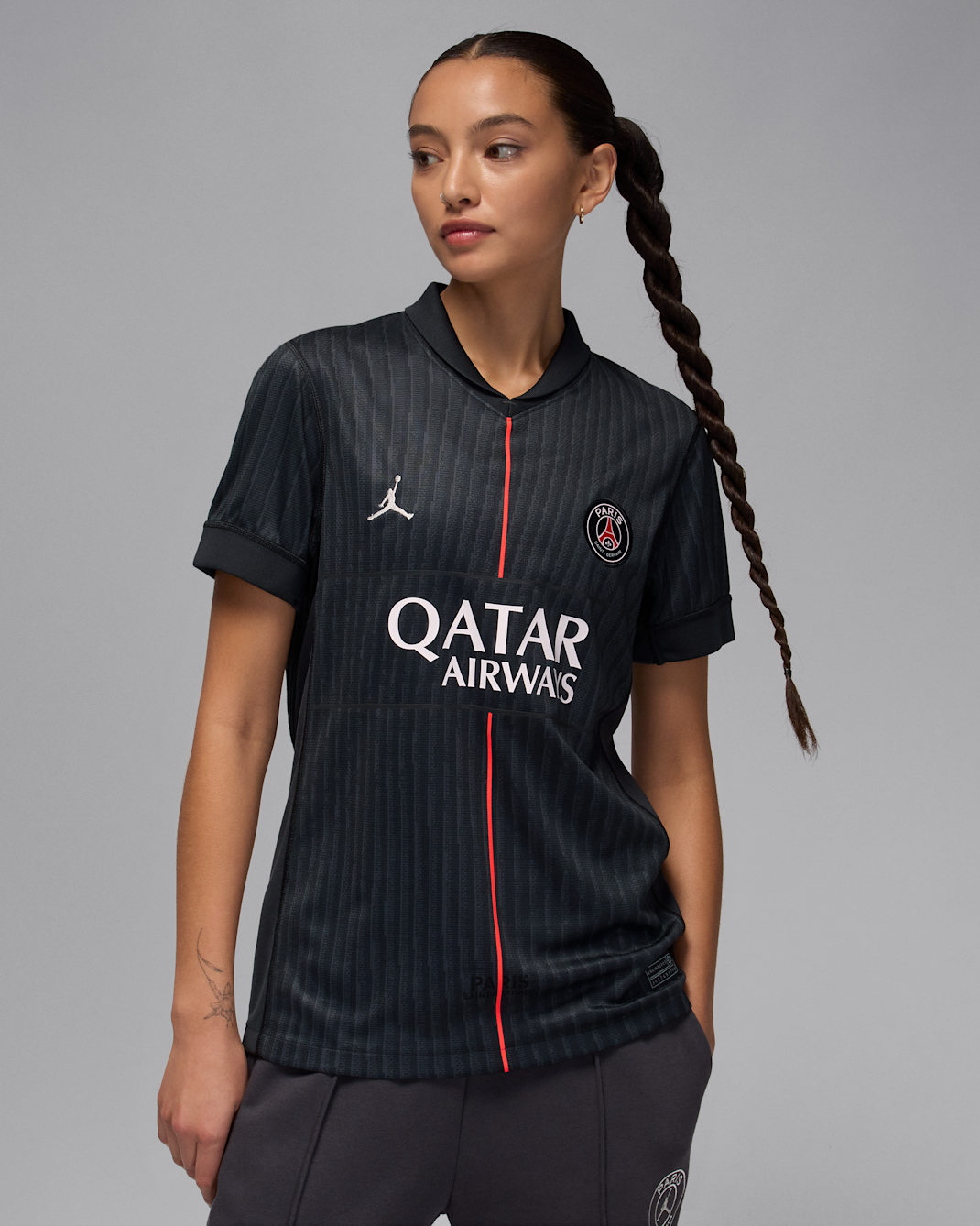 Paris Saint-Germain 2025/26 Stadium Jordan Dri-FIT replika fjerde fotballdrakt til dame - Off Noir/Svart/Pearl Pink