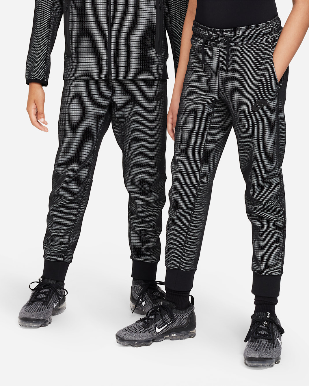 ナイキ スポーツウェア テック フリース ジュニア (ボーイズ) ウィンタライズド パンツ - ブラック/ライトスモークグレー/ブラック