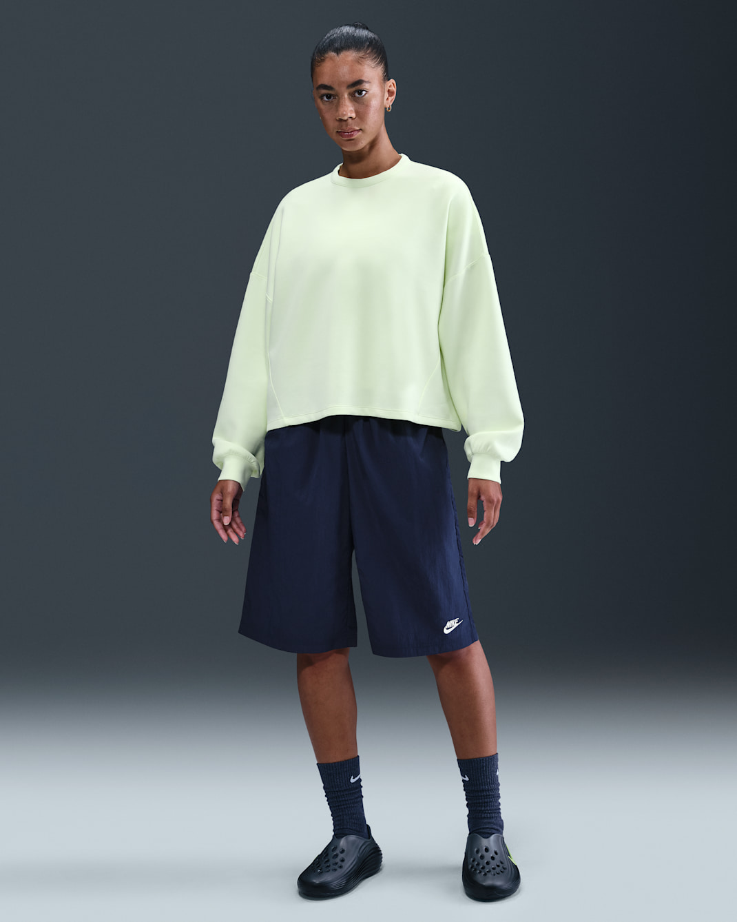 Damskie luźne spodenki do kolan ze średnim stanem Nike Sportswear - Midnight Navy/Sail