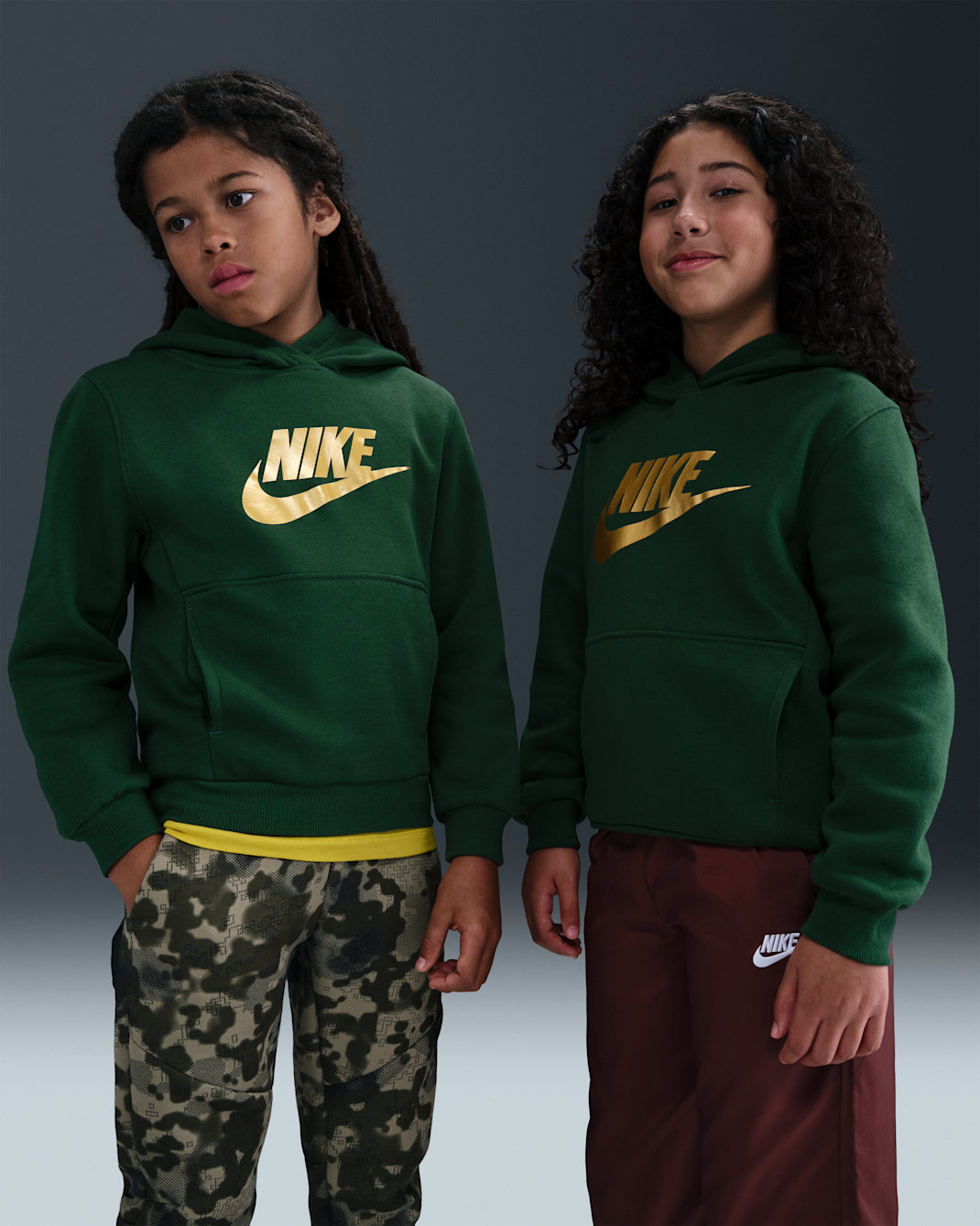 Nike Sportswear Club Fleece Big Kids' Hoodie - Fir/Metallic Gold