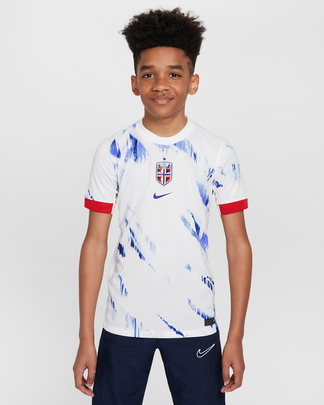 Norvégia (női csapat) 2024/25 Stadium idegenbeli Nike Dri-FIT replika futballmez nagyobb gyerekeknek - Fehér/University Red/Old Royal