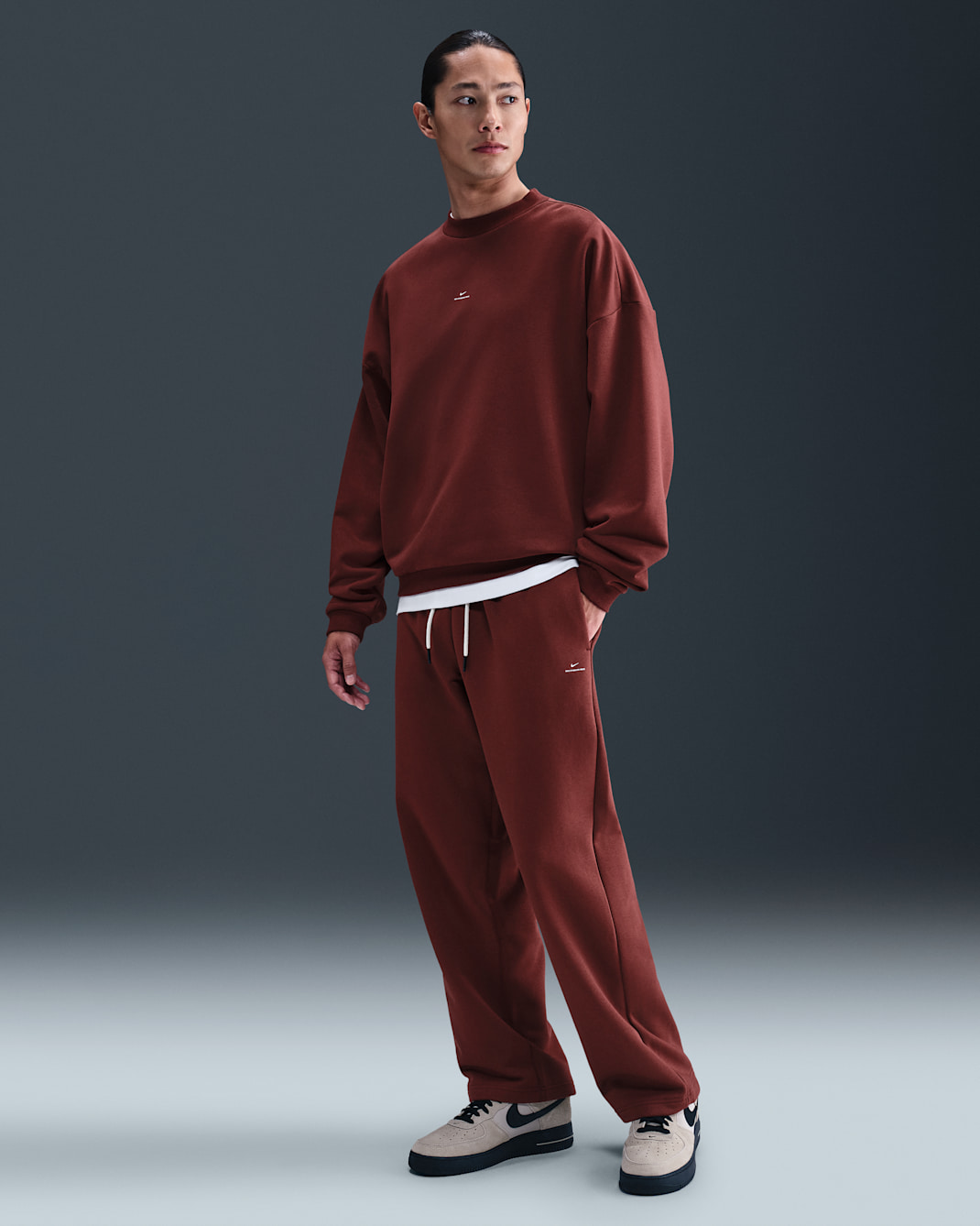 Nike Standard Issue Men's Therma-FIT Brushed Open-Hem Basketball Pants - Dark Team Red/Pale Ivory