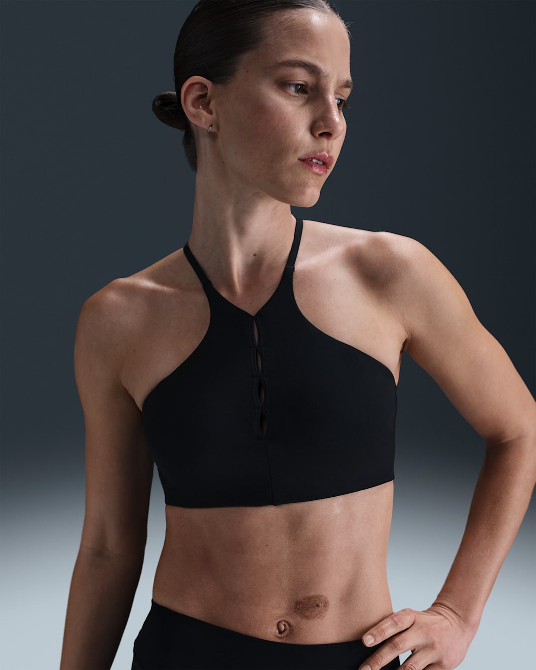 Bra deportivo de baja sujeción acolchado con cuello alto para mujer Nike One Keyhole - Negro
