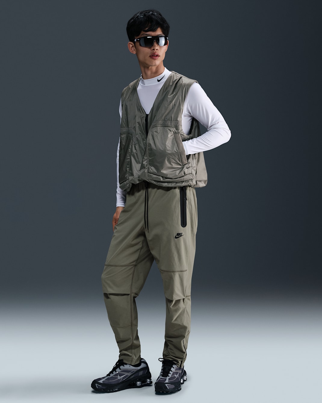 Ανδρικό υφαντό παντελόνι Nike Tech - Light Army/Μαύρο