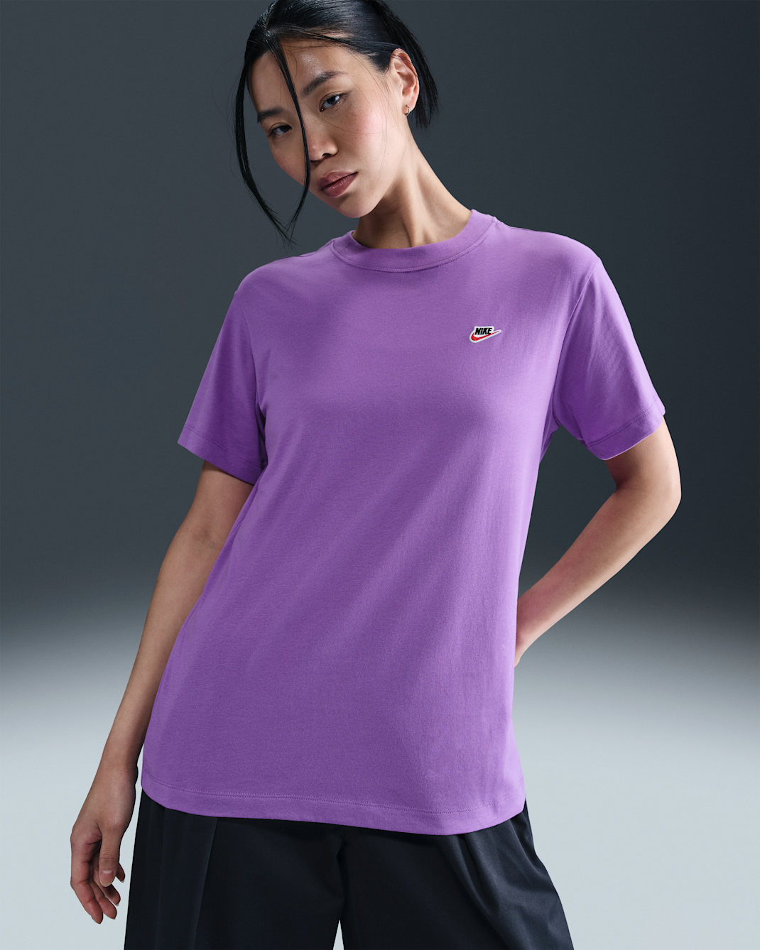 Nike Sportswear Women's T-shirt - Black Raspberry