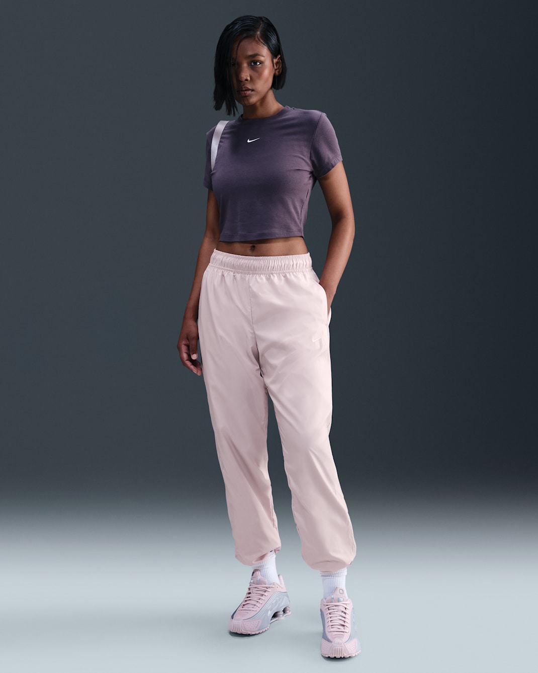 Nike Sportswear Classic Wovens Women's UV Protection Mid-Rise Loose Joggers - Silt Red/Sail