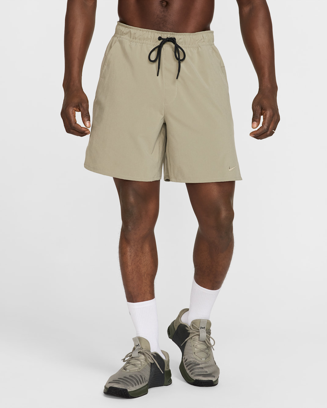 Shorts versátiles Dri-FIT de 18 cm sin forro para hombre Nike Unlimited - Militar claro/Negro/Militar claro