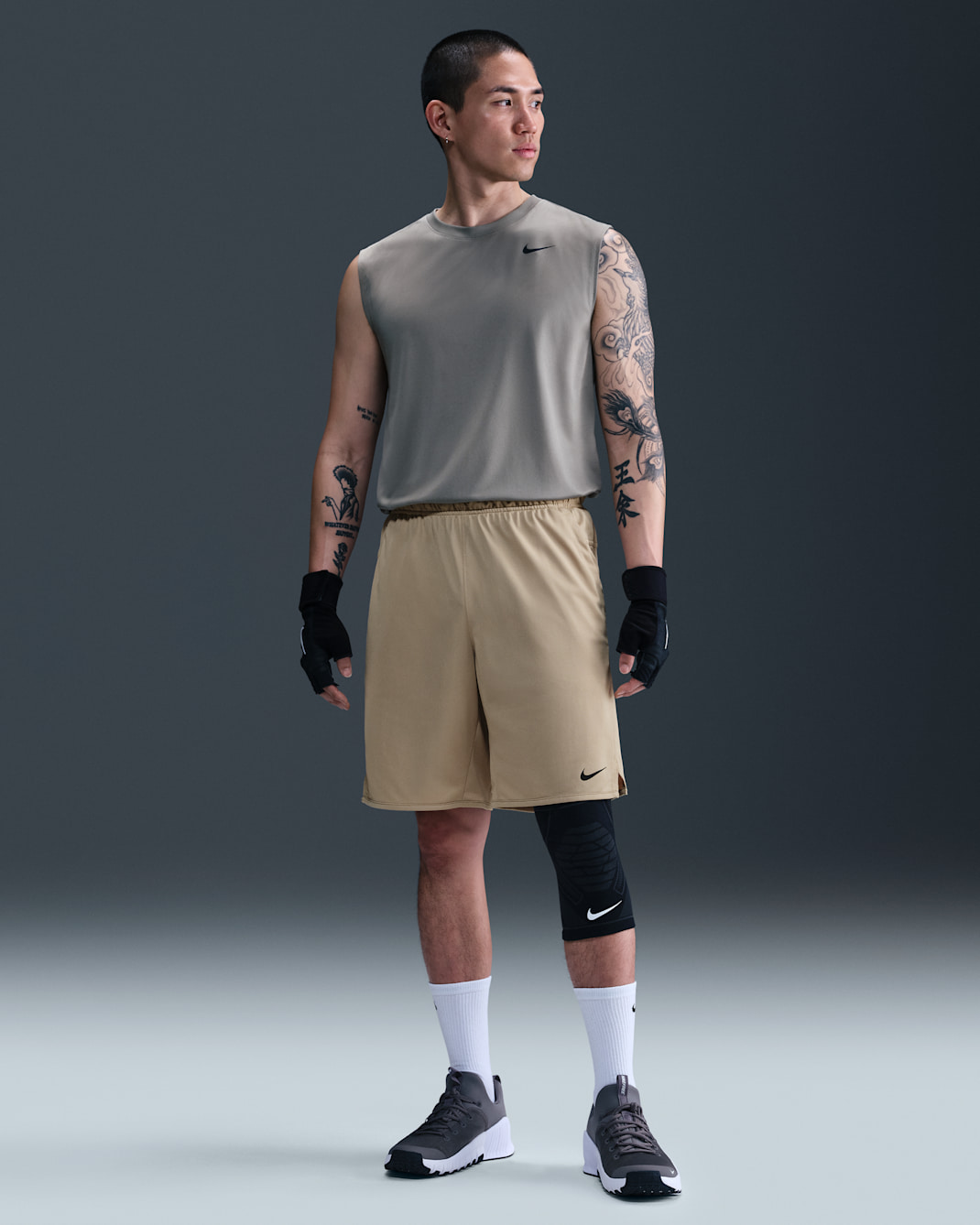 กางเกงขาสั้นอเนกประสงค์ 9 นิ้วไม่มีซับในผู้ชาย Dri-FIT Nike Totality - Desert Khaki/ดำ/Desert Khaki/ดำ