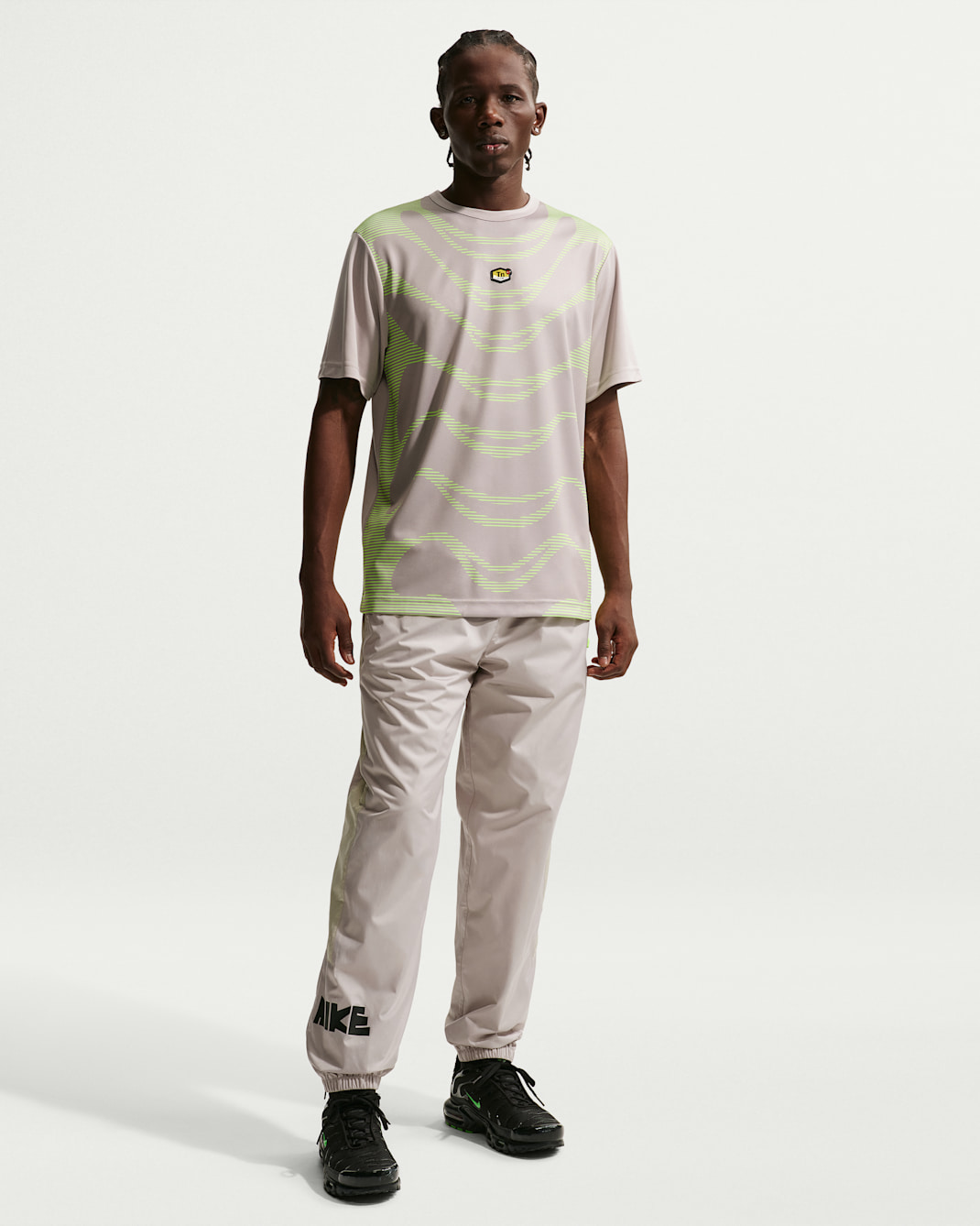 Nike Windrunner Dokuma Grafikli Erkek Eşofman Altı - Moon Particle/Cream II/Volt