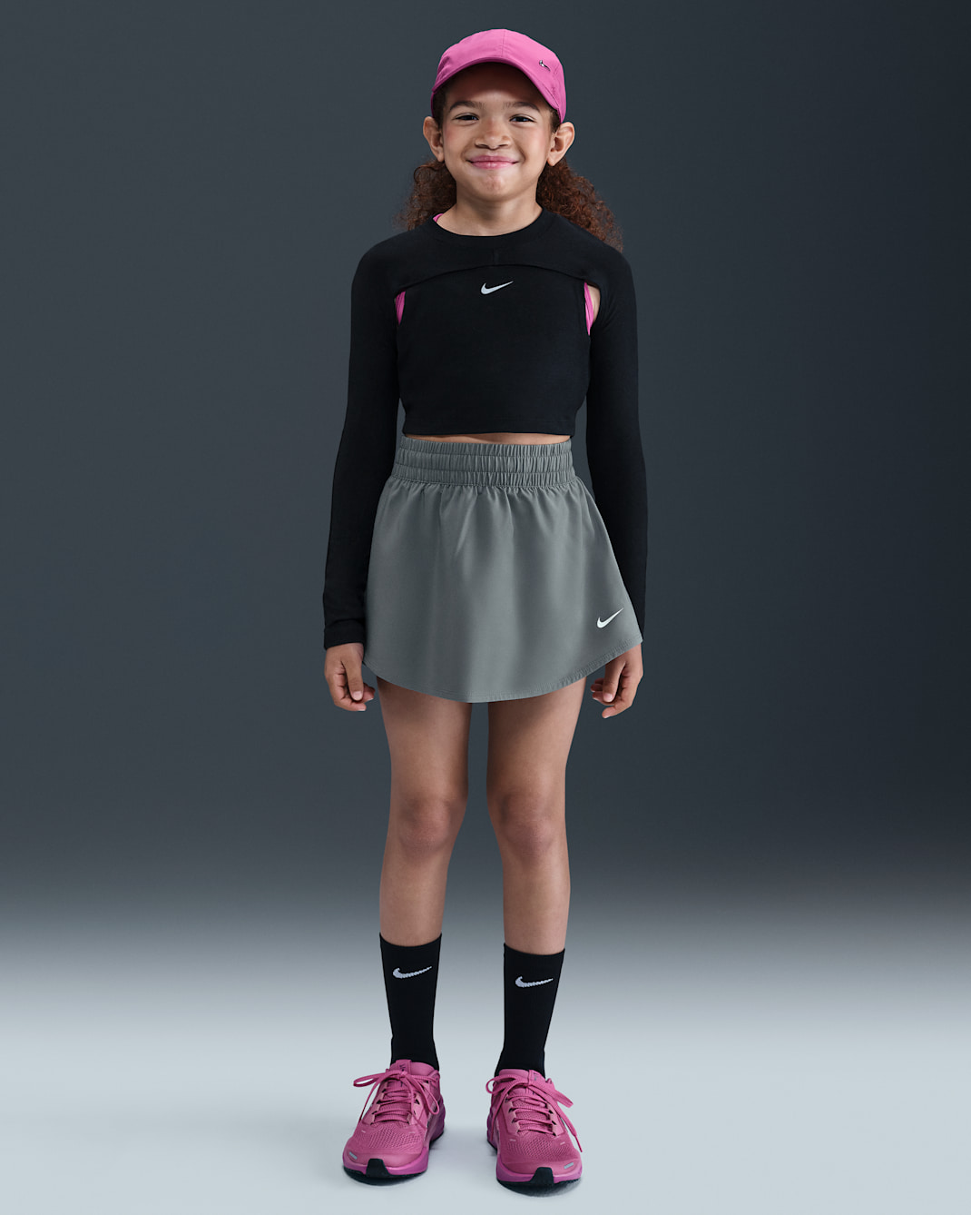 Skort Dri-FIT de tiro alto para niña talla grande Nike One - Gris humo/Blanco