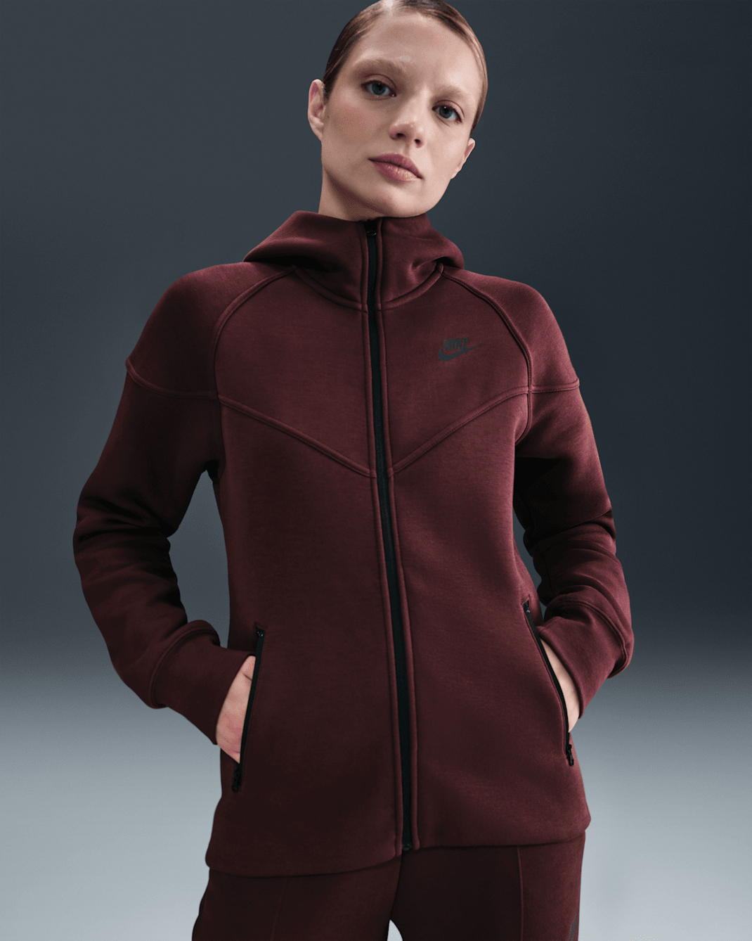 Nike Sportswear Tech Fleece Windrunner Women's Full-Zip Hoodie - Burgundy Crush/Black