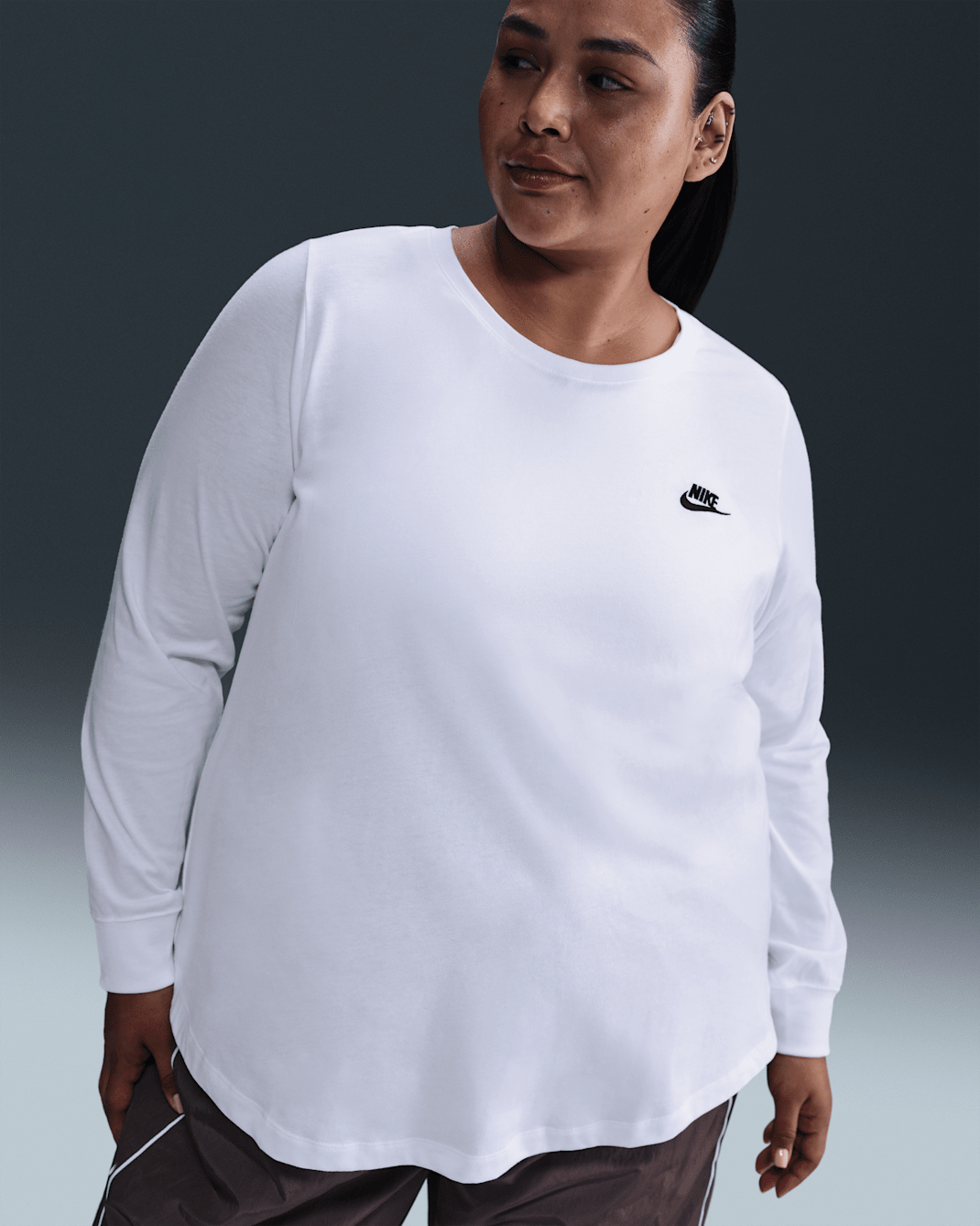 Nike Sportswear Club Women's Long-Sleeve T-Shirt (Plus Size) - White/Black