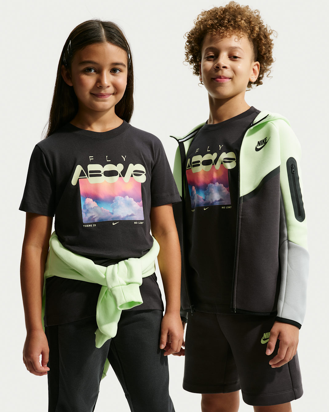 Nike Sportswear Big Kids' T-Shirt - Off Noir