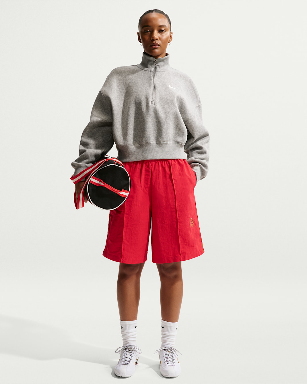 Nike Sportswear Women's High-Waisted 23cm (approx.) Woven Shorts - University Red