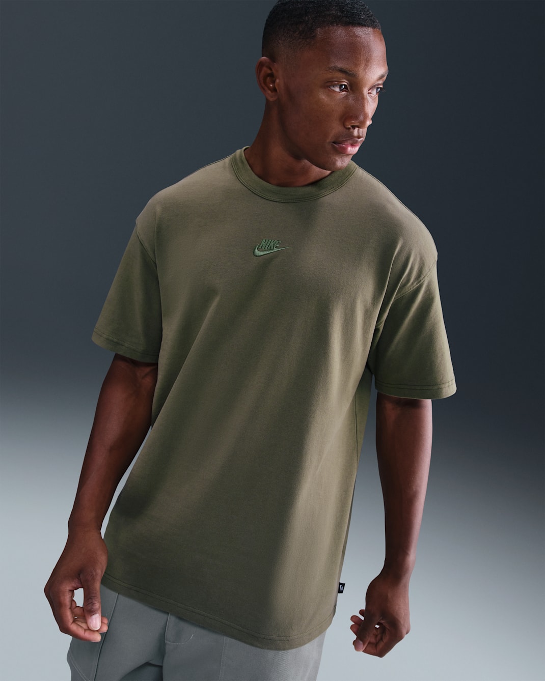 Nike Sportswear Premium Essentials Men's T-Shirt - Medium Olive