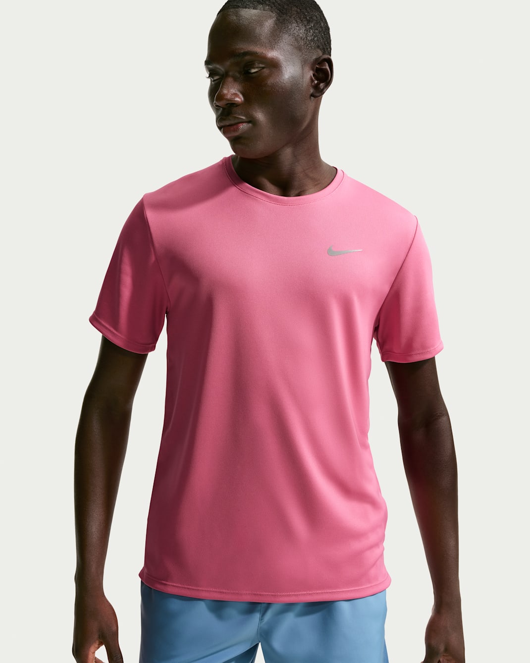 Playera de correr de manga corta Dri-FIT UV para hombre Nike Miler - Peonía