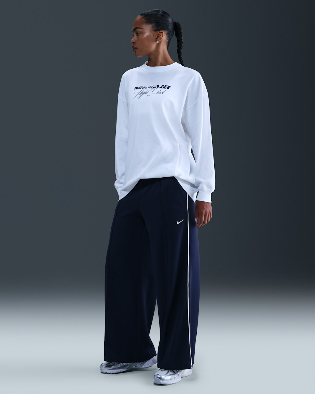 Pants deportivos de tiro medio y pierna amplia para mujer Nike Sportswear - Azul marino medianoche/Vela/Vela