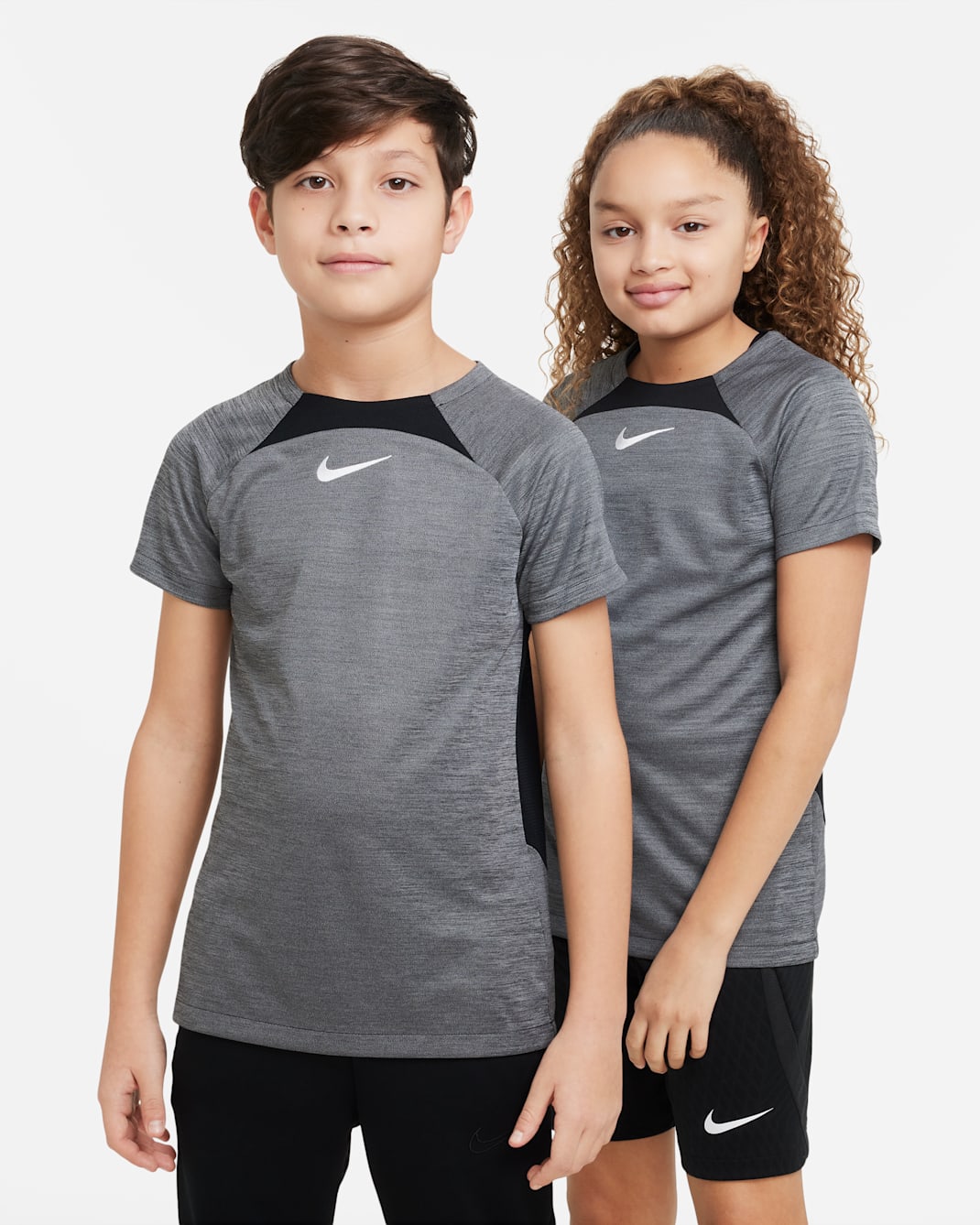 Playera de fútbol de manga corta para niños talla grande Nike Dri-FIT Academy - Negro/Puro/Negro/Blanco