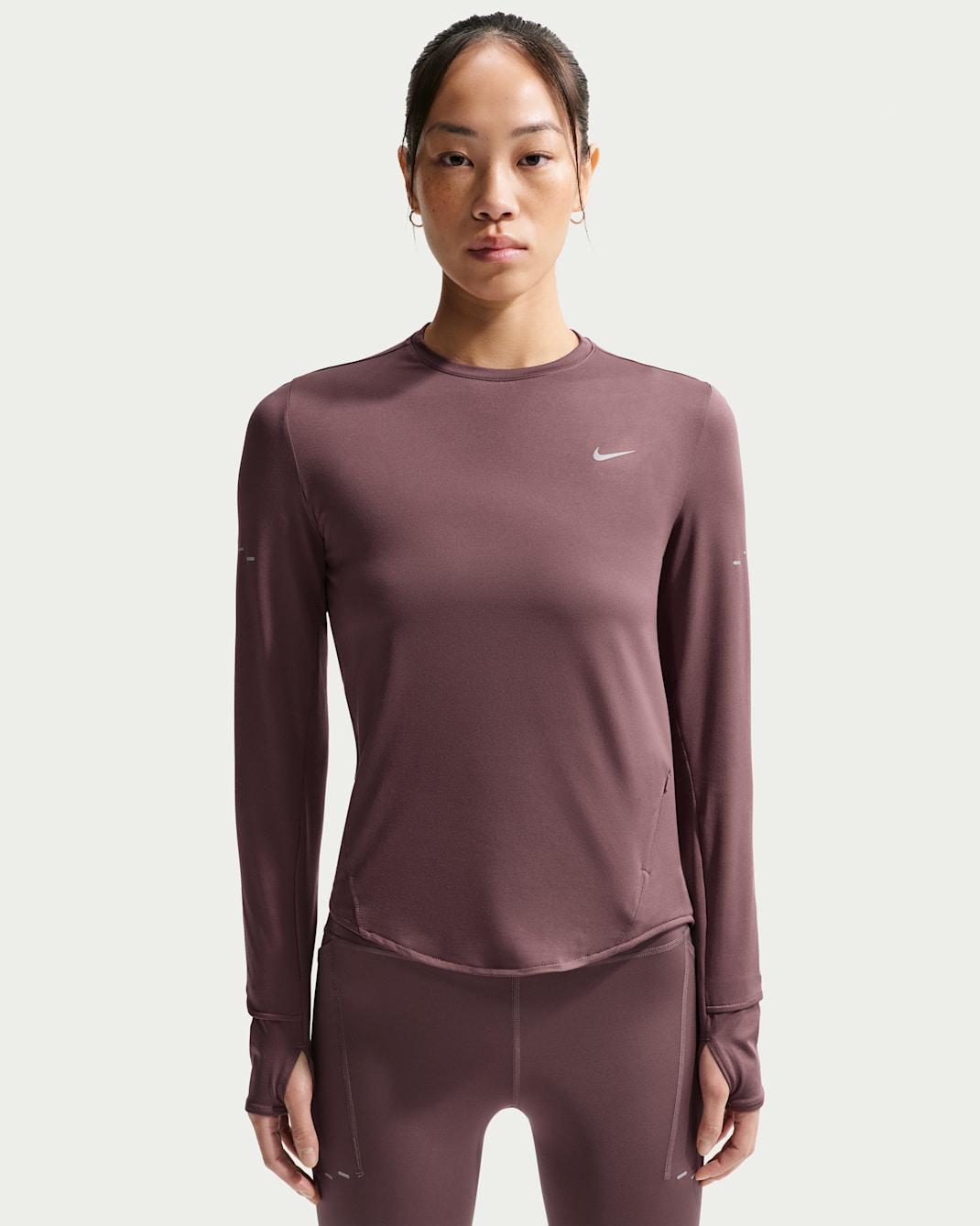 나이키 스위프트 여성 드라이 핏 UV 긴팔 크루넥 러닝 탑 - 타투