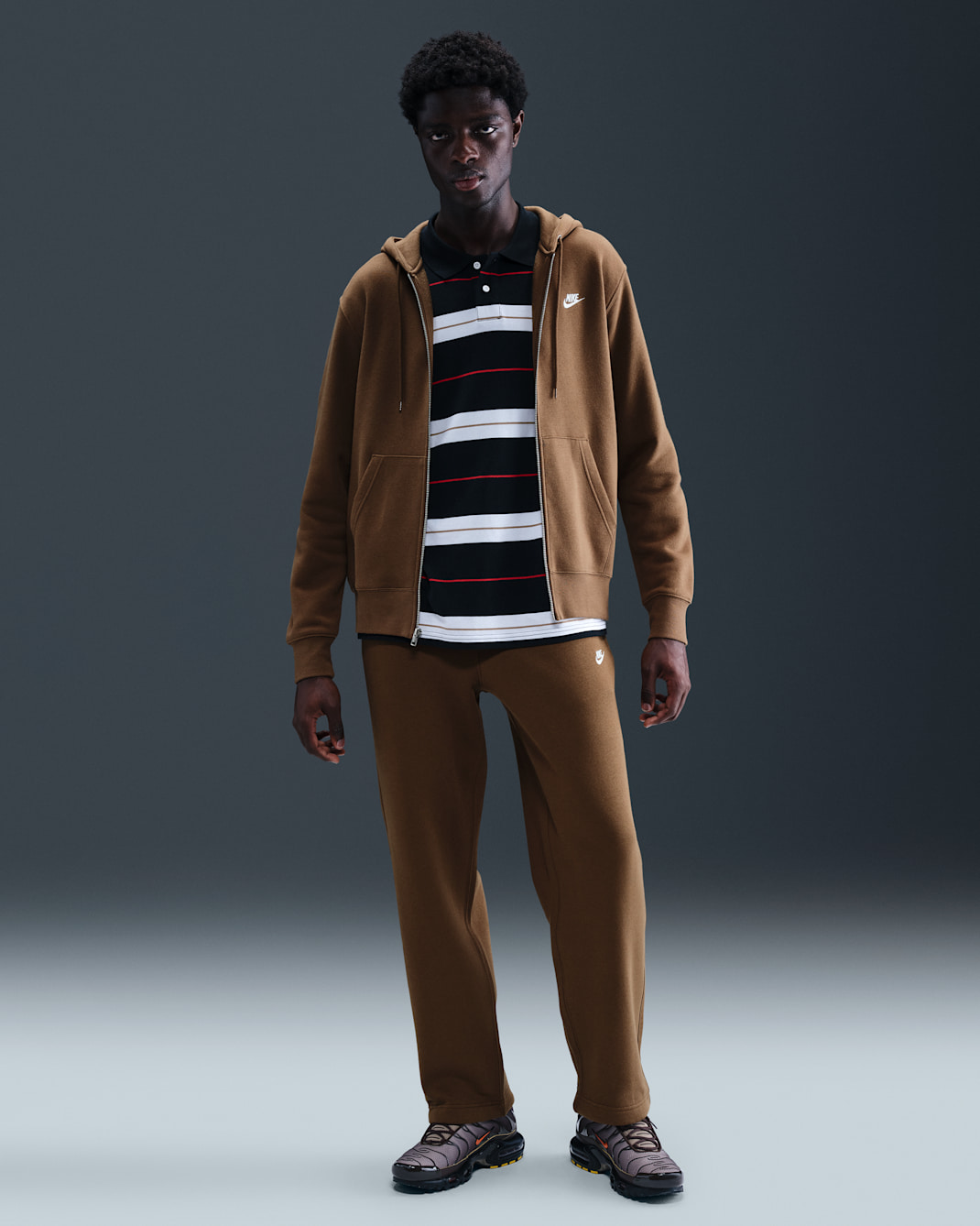 Nike Sportswear Club Men's Fleece Bungee Trousers - Mosswood Brown/Mosswood Brown/White