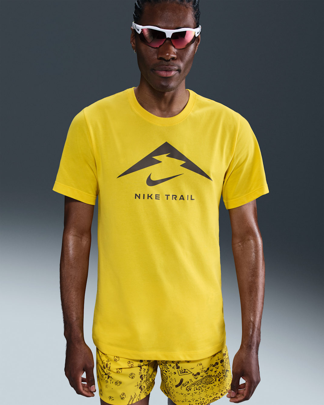 Playera de trail running para hombre Nike Dri-FIT - Relámpago/Relámpago