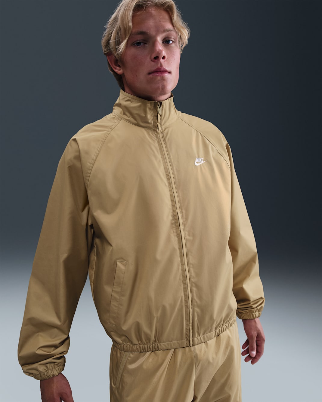 Ανδρικό τζάκετ Roscoe με φερμουάρ σε όλο το μήκος Nike Sportswear Club - Parachute Beige/Λευκό