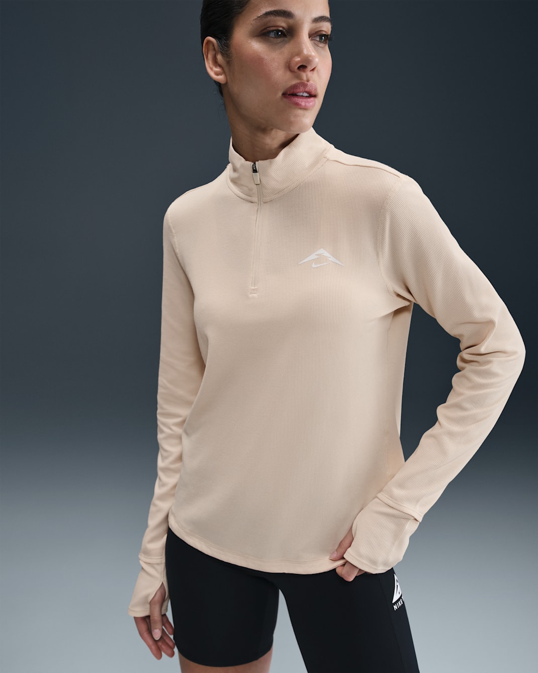 Haut de running deuxième couche Dri-FIT à 1/4 de zip Nike Trail pour femme - Pearl White/Summit White