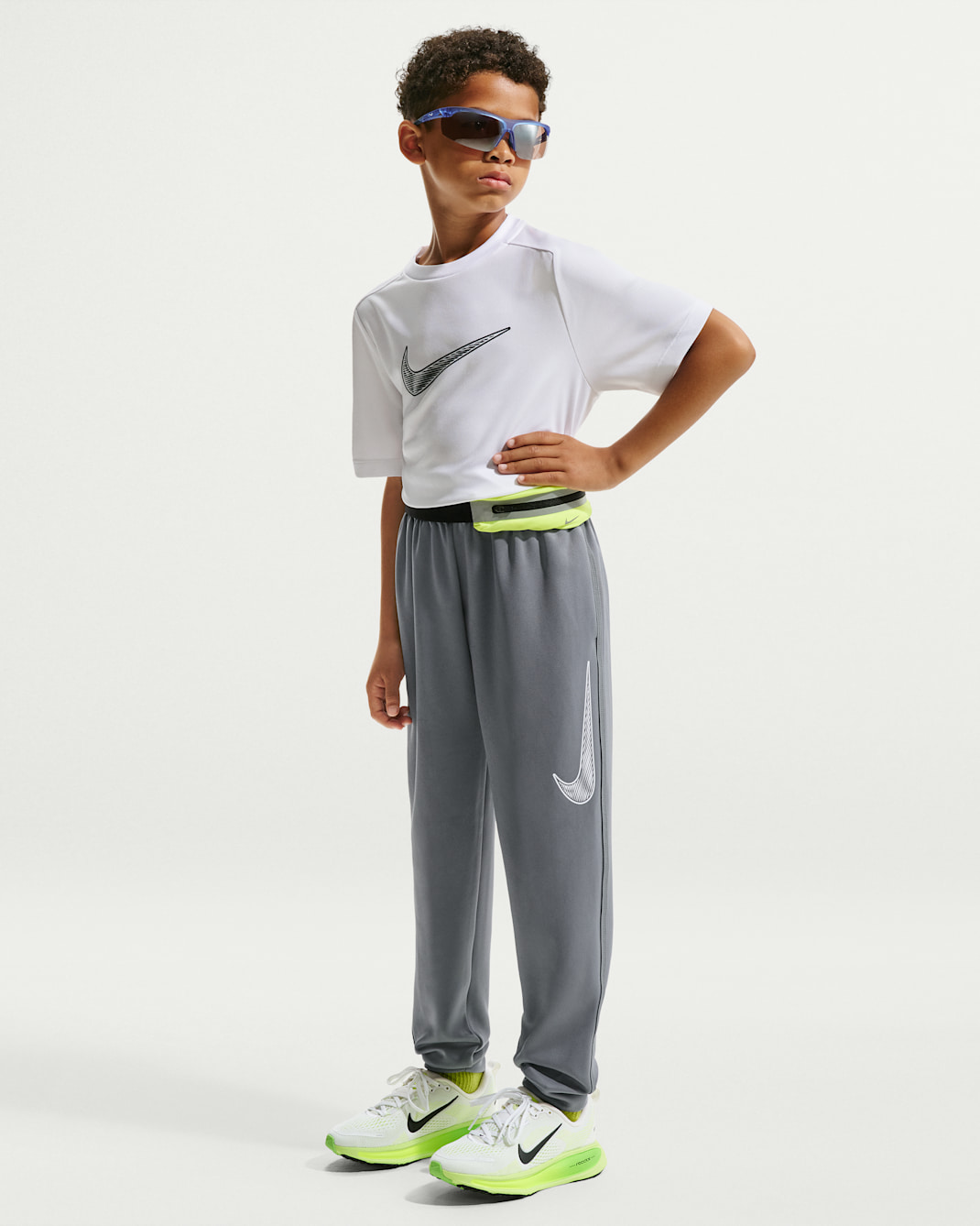 Pants de entrenamiento de tejido Knit Dri-FIT para niño talla grande Nike Multi - Gris humo/Blanco