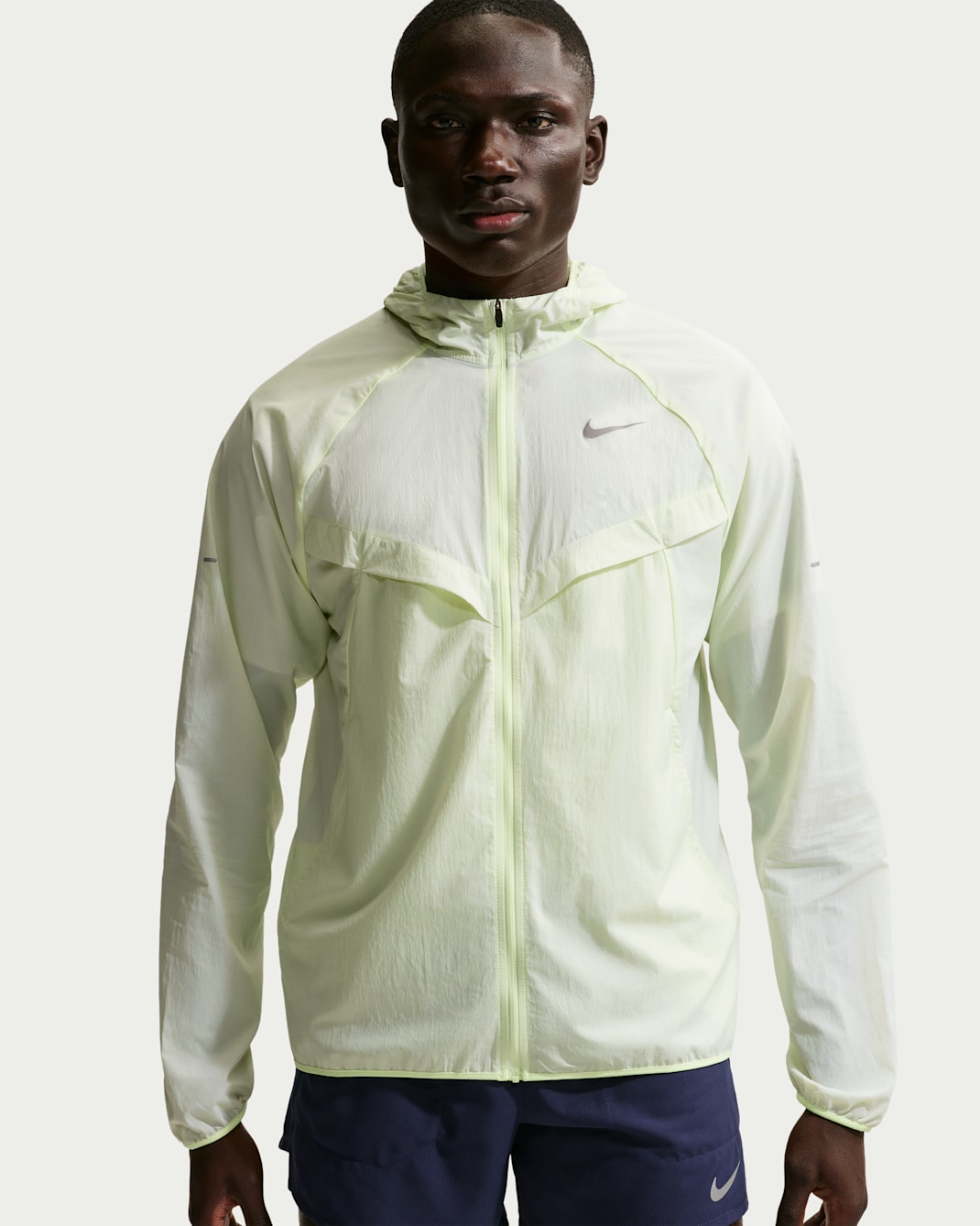 Casaco de running com proteção UV Repel Nike Stride para homem - Barely Volt/Barely Volt